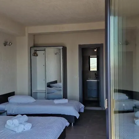 Diamonds In The Sky 4*