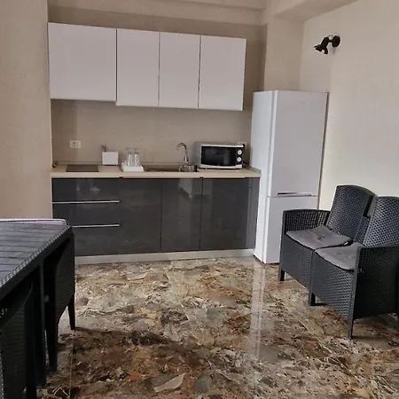 Diamonds In The Sky 게스트하우스 4*