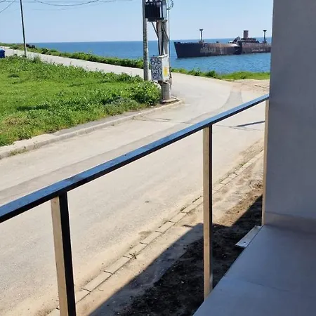 Diamonds In The Sky 4*