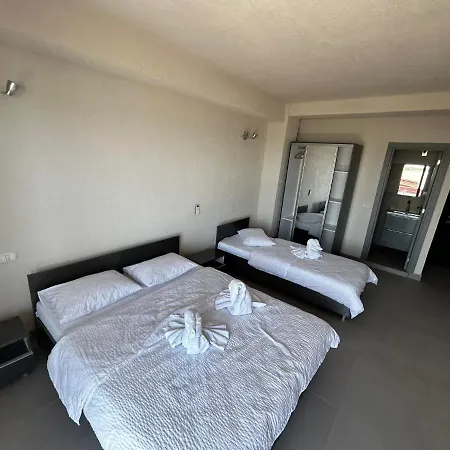 Diamonds In The Sky 코스티네스티