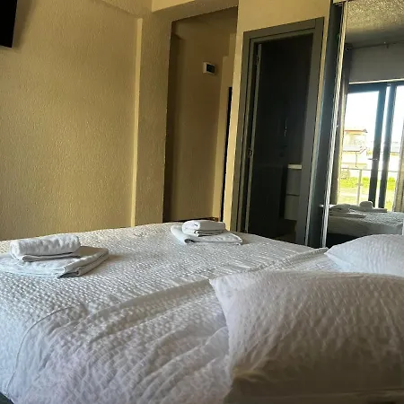 Diamonds In The Sky 게스트하우스 코스티네스티