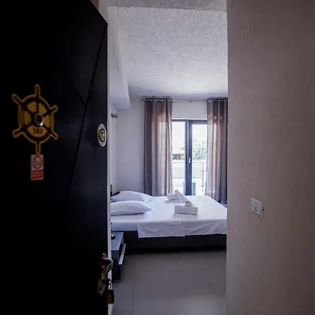 게스트하우스 Diamonds In The Sky 4*