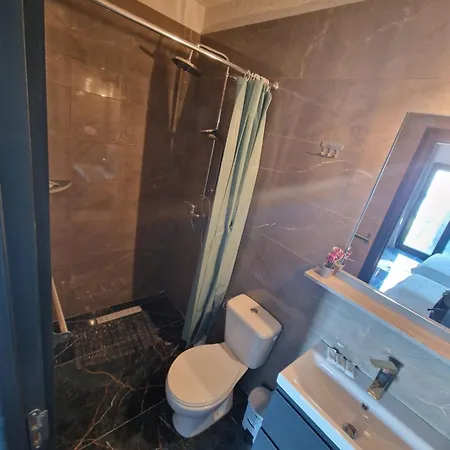 게스트하우스 Diamonds In The Sky 4*