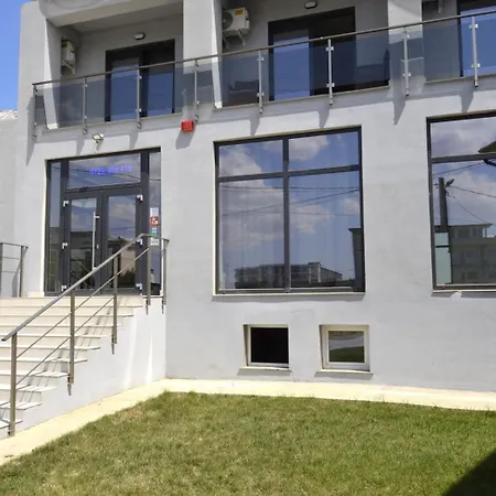 Diamonds In The Sky 게스트하우스 4*