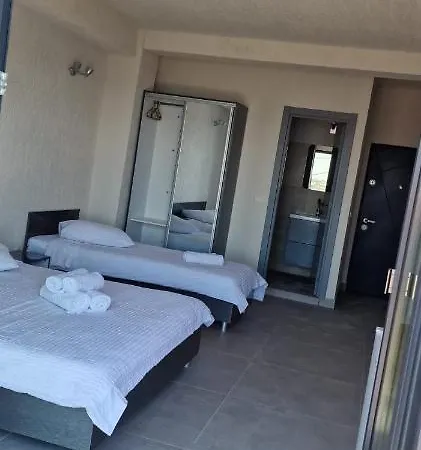 Diamonds In The Sky Guest house *