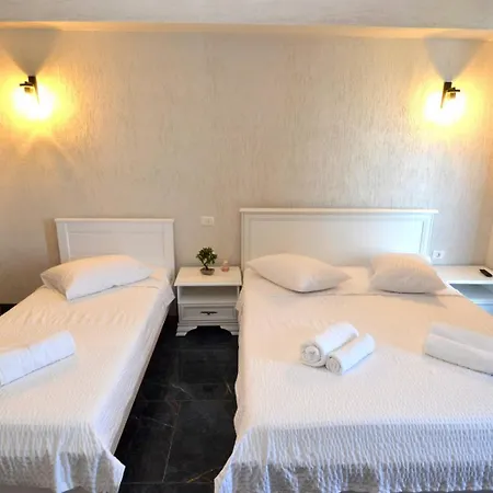 Diamonds In The Sky 4*